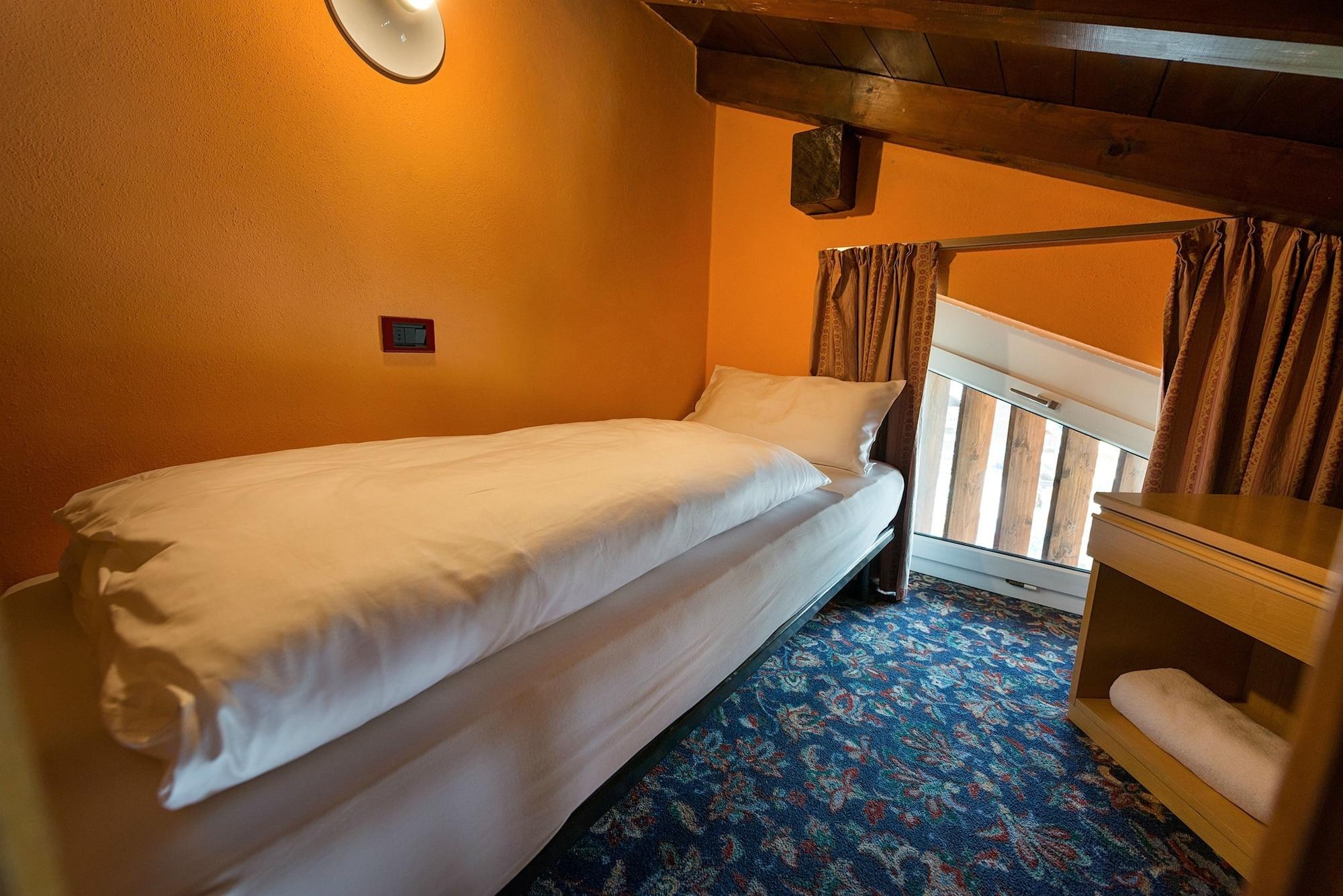 Hotel Astra Ливиньо Экстерьер фото