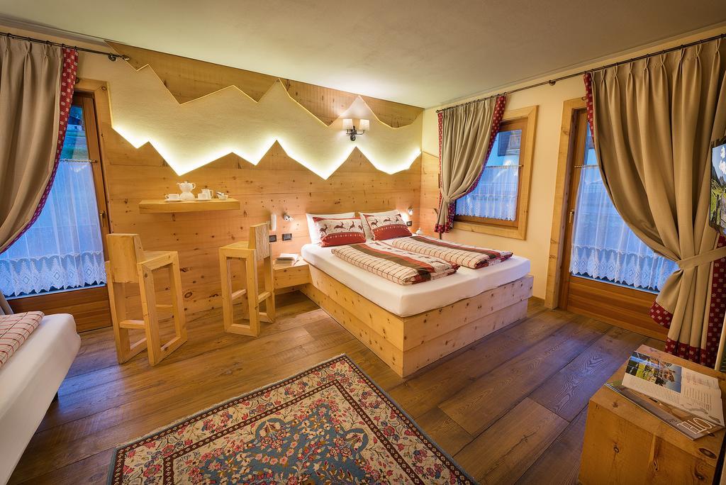 Hotel Astra Ливиньо Экстерьер фото