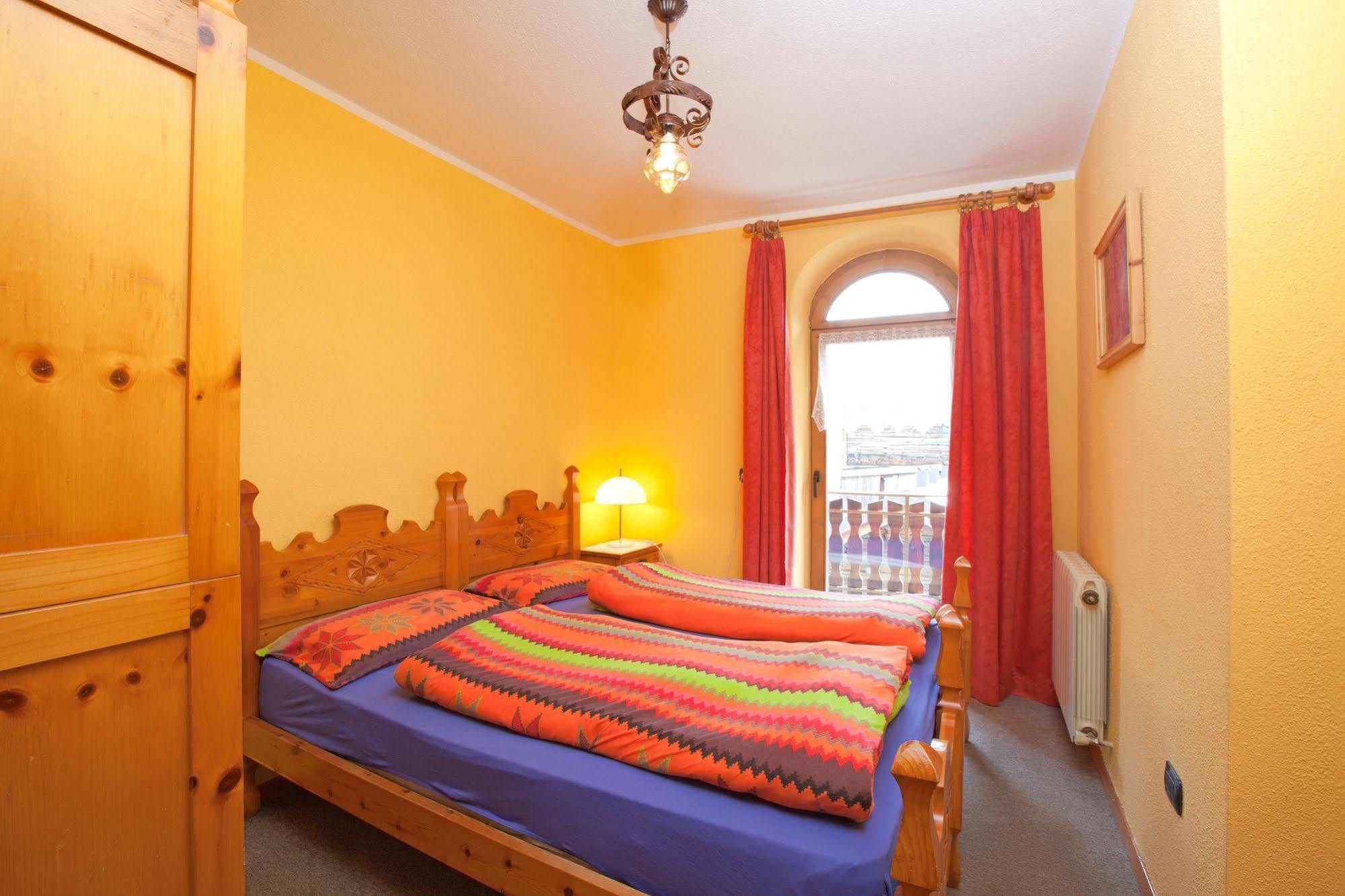 Hotel Astra Ливиньо Экстерьер фото